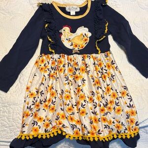 Girls dress with chicken